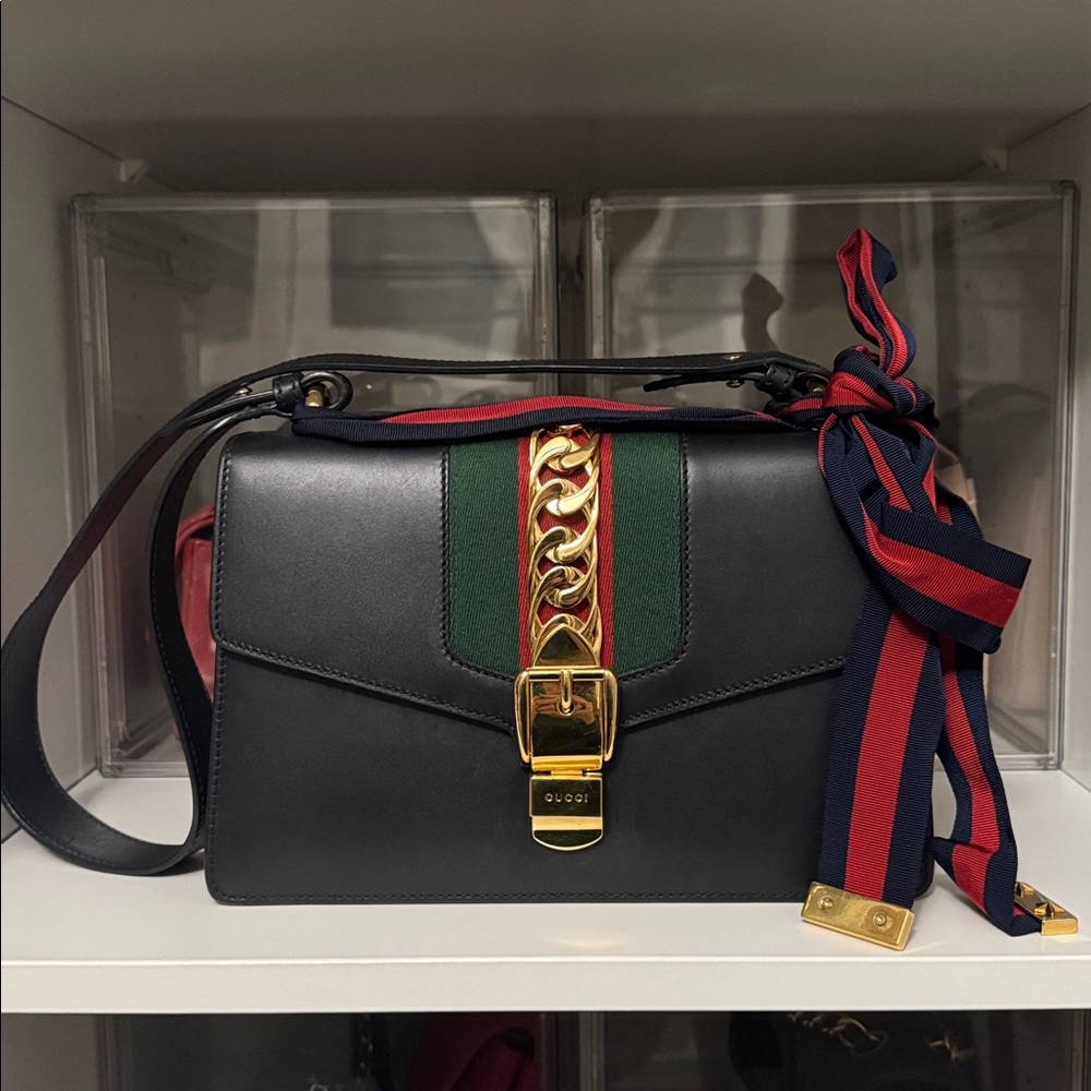 Authentic Gucci Sylvie Medium Black and Green Shoulder Bag w/ bow